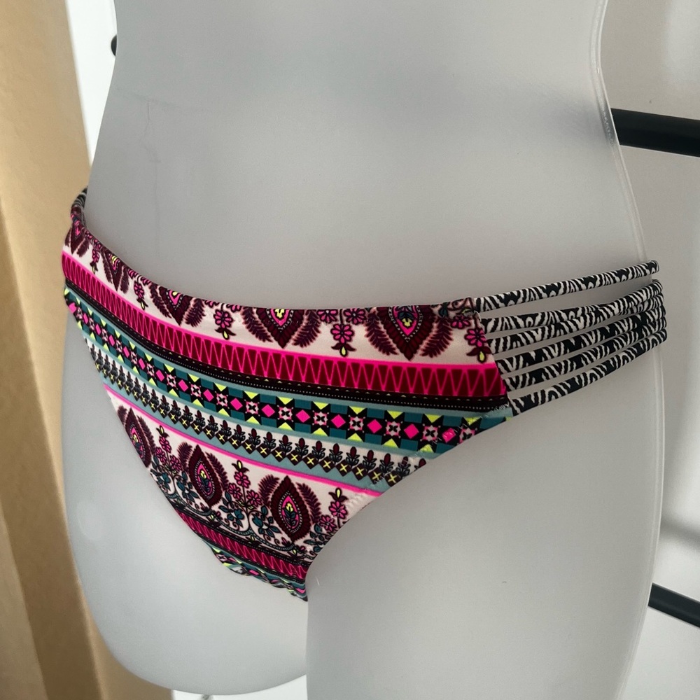 Colorful Patterned Bikini Set - Picture 3 of 14